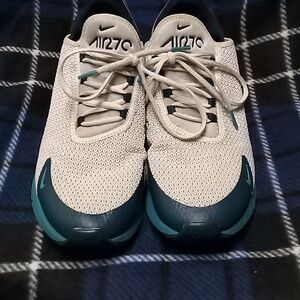 Nike Air Max 270 SE